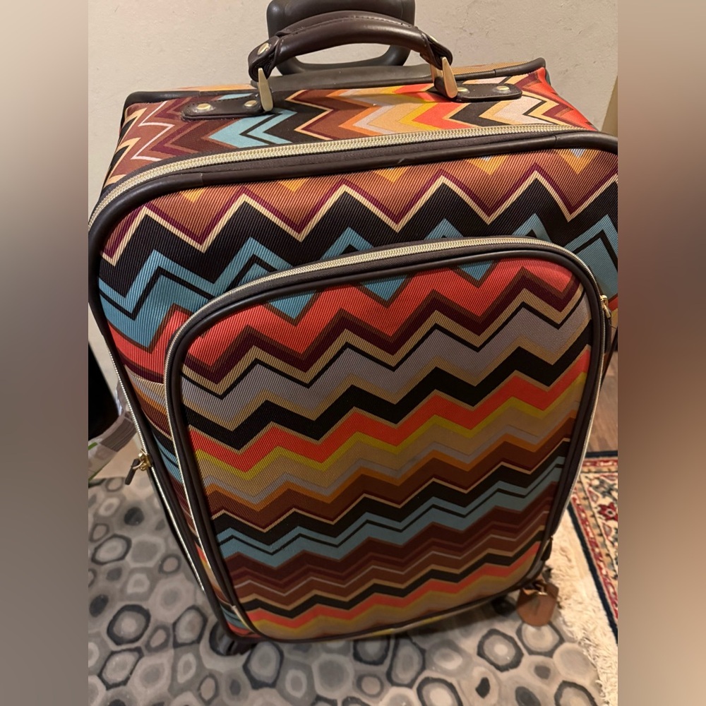 Missoni  for target Colorful Chevron Pattern Luggage large size barely used
